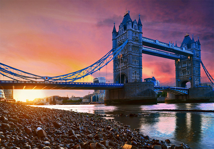 street photography in London with Canon EOS 250D camera