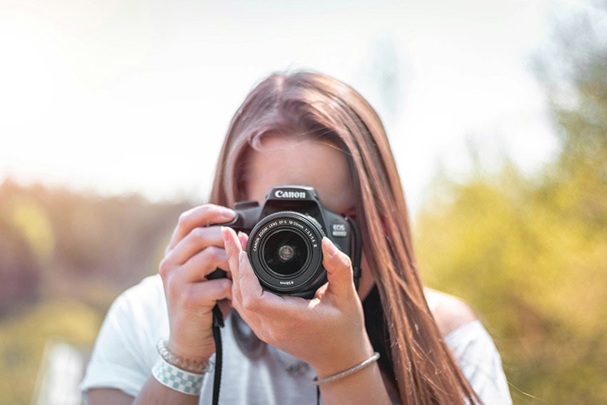 student on photography course Canon 4000d in London